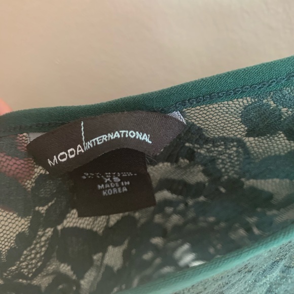 Lace tops - Picture 4 of 4